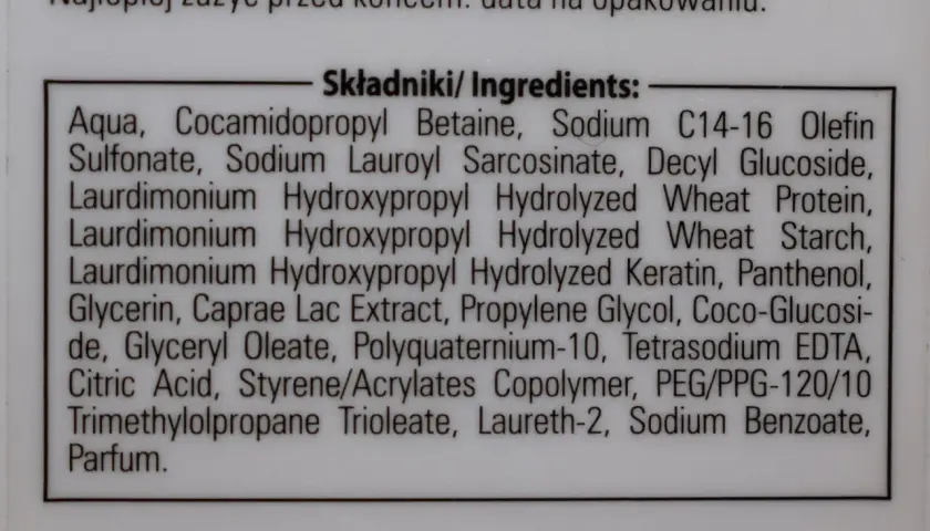 Składniki: Aqua, Cocamidopropyl Betaine, Sodium C14-16 Olefin Sulfonate, Sodium Lauroyl Sarcosinate, Decyl Glucoside, proteiny pszenicy, pantenol, gliceryna, mleko kozie.