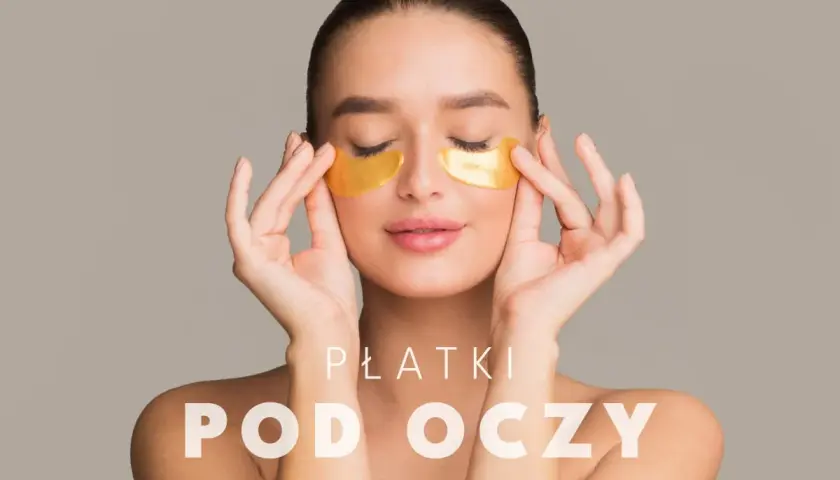 Kobieta z zamkniętymi oczami delikatnie poprawia złote płatki pod oczami. To prosty sposób, jak nakładać płatki pod oczy dla promiennej skóry.